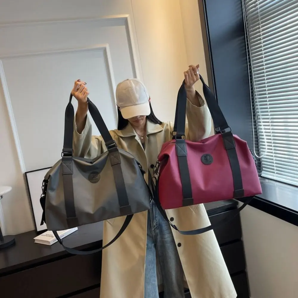 

Fashionable Large-capacity Sports Fitness Bag Waterproof Luggage Bag Travel Handbag Crossbody Duffel Bag Gym Bag Business