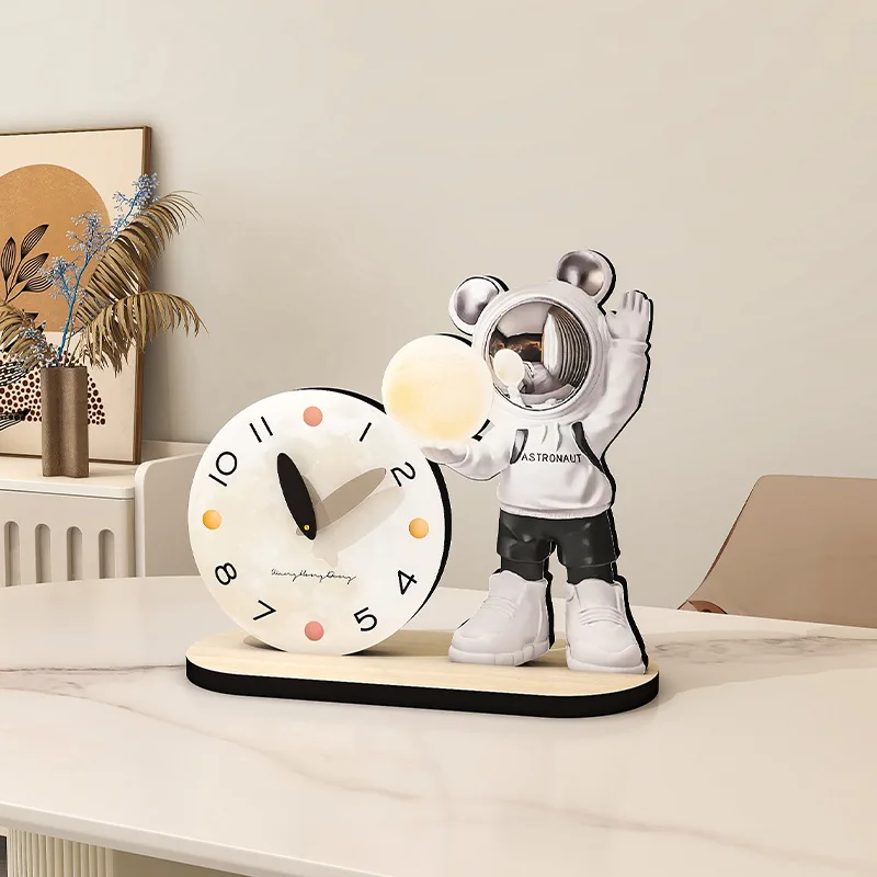 Creative Astronaut Desktop Clock Minimalist Living Room High-end Home Foyer Restaurant Decoration Clock Silent Table Clock