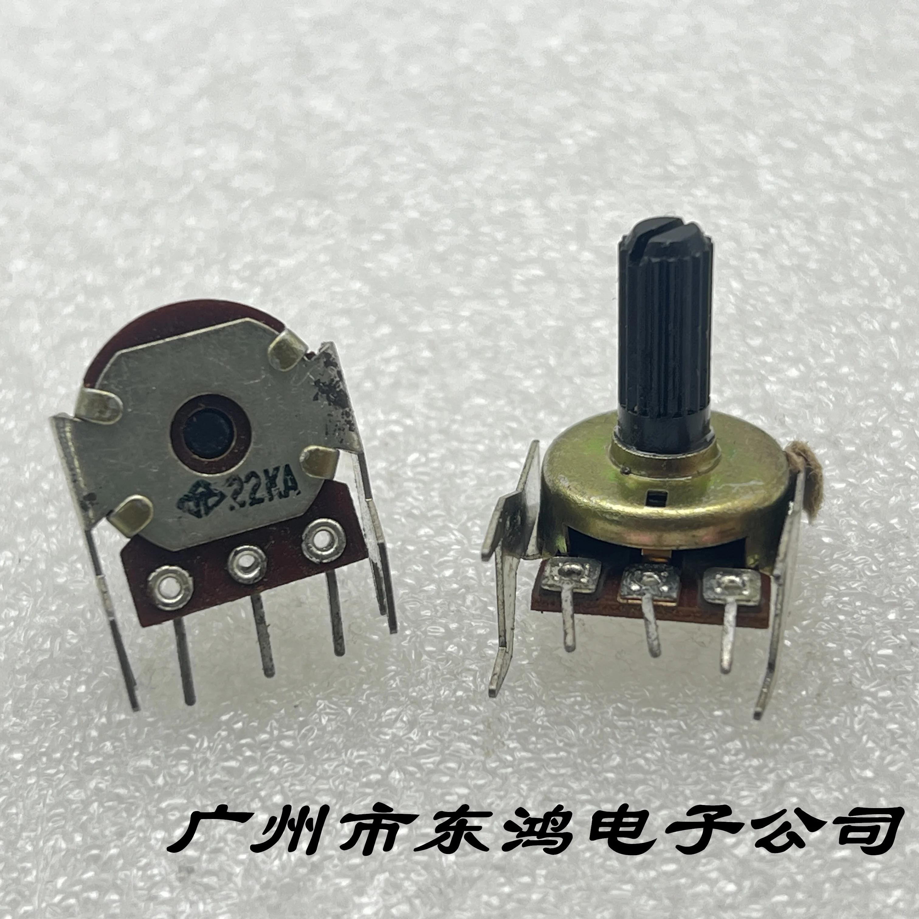 1 piece of 121 potentiometer, 3-pin A22K, shaft length 15mm
