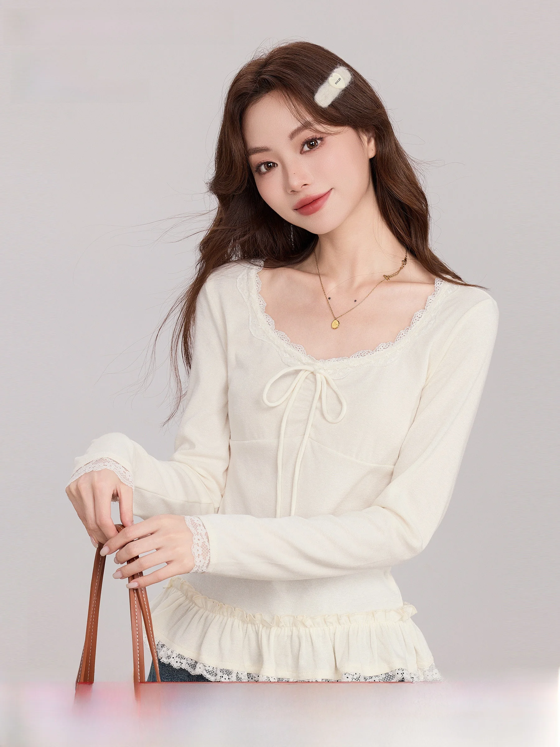 

Женская базовая футболка Lingjiu с кружевной отделкой, с длинным рукавом, весенняя, для ношения под одеждой, сексуальный укороченный топ с эффектом утяжки талии, повседневный стиль