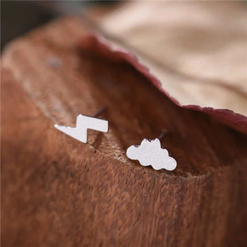 925 Sterling Silver Cute Cloud lightning Small Stud Earrings Children Girl Simple Romantic Piercing Jewelry Accessories