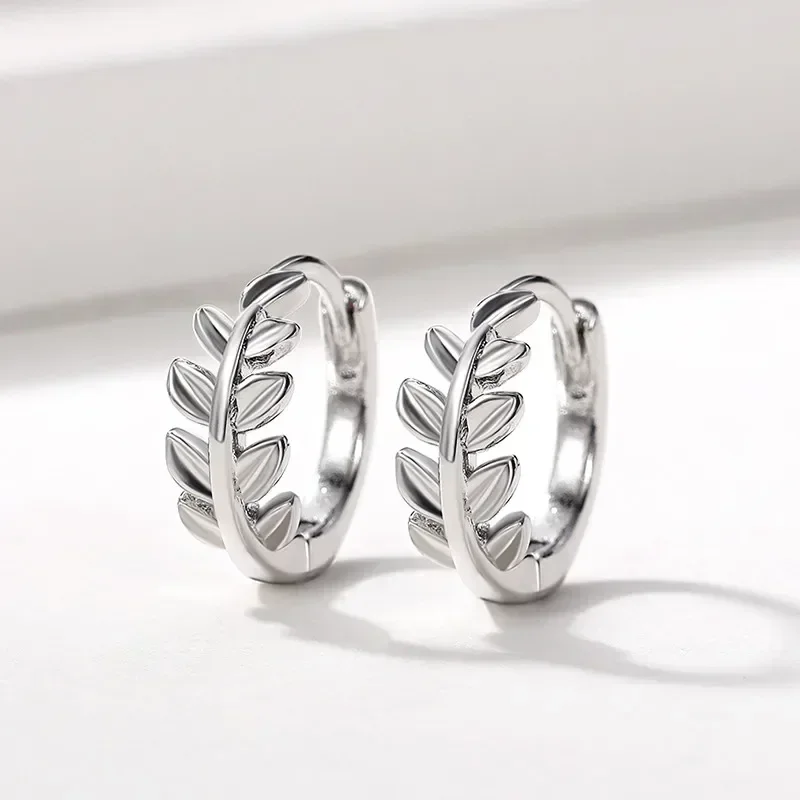 Gift  Silver Color Leaf Hoop Earrings for Women Fashion Contracted Design Daily Wear Small Circle  Female Jewelry