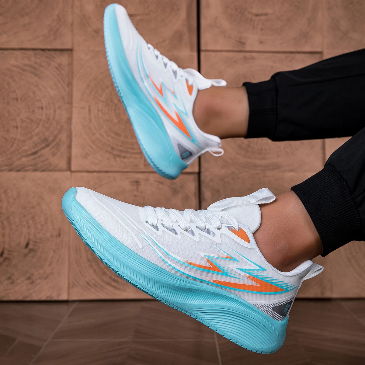 

2025 Sports Running Shoes Men's Comfortable Anti Slip School Sports Meeting Running Shoes Autumn New sneakers