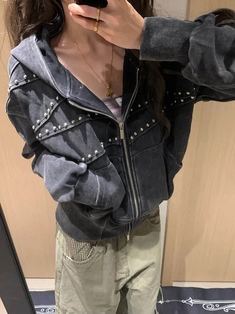 Modischer dunkelgrauer Zip-Hoodie für Damen, schick gewaschen, mit Metallnieten-Verzierung, langärmelige Kapuzenjacke, Herbst, Damen-Streetwear für den Alltag 2026 – Detail 4