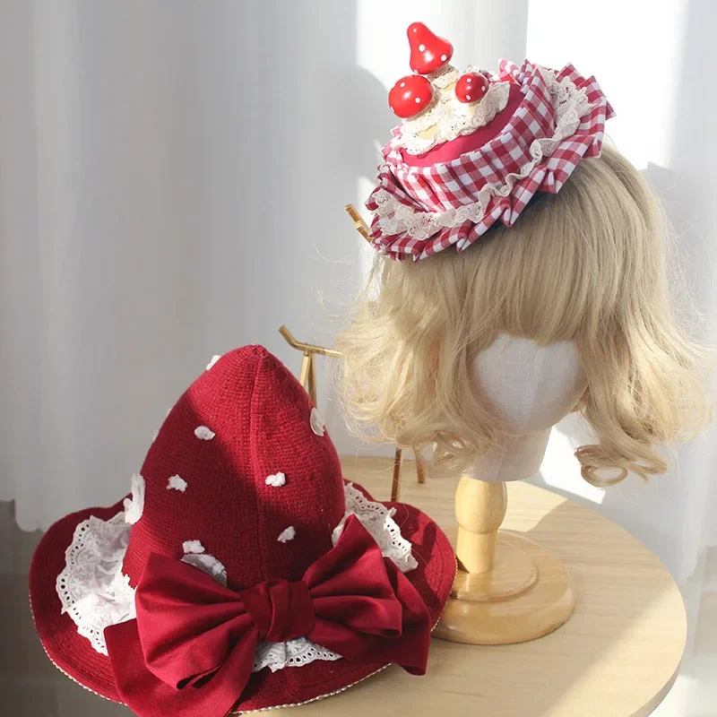 Handmade csipkével Boszorkány Csúcsos hats Csiperke Kalap Lolita cosplay Viselet kiegészítők Halloween Félfogadás fedoras Nők fascinator kupak