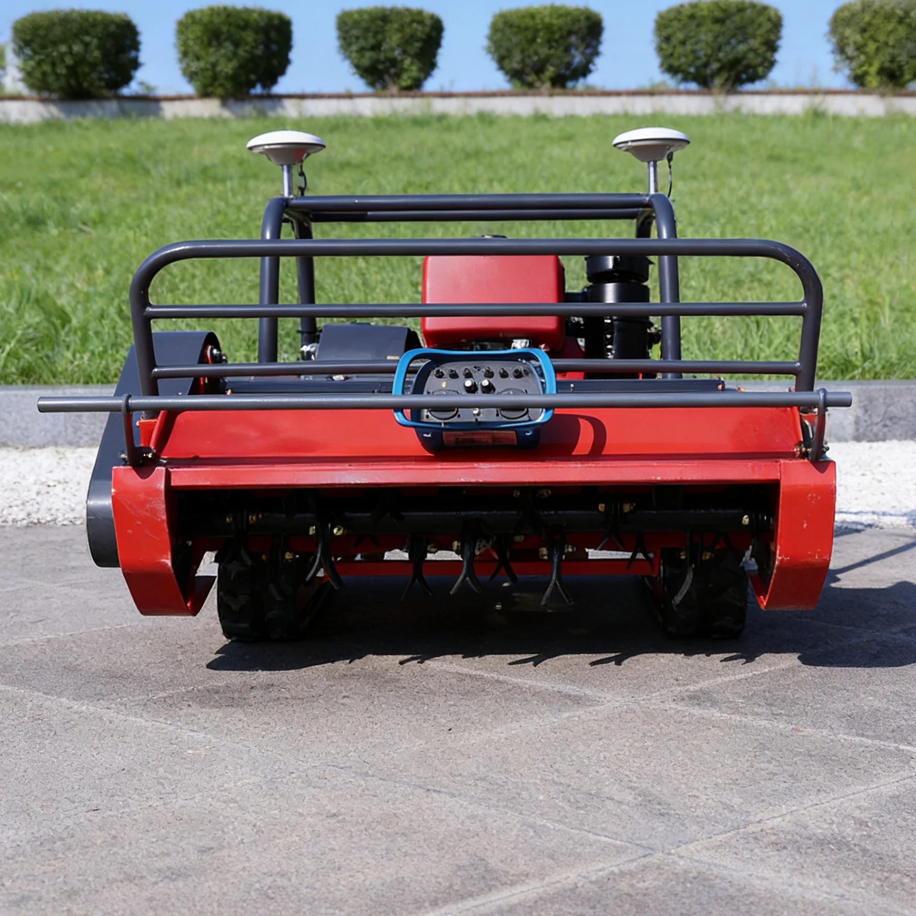 

Customized Self-Propelled Remote Control Crawler Lawn Mower, Powered, for Mountain Slope Weeding and Mowing flail mower