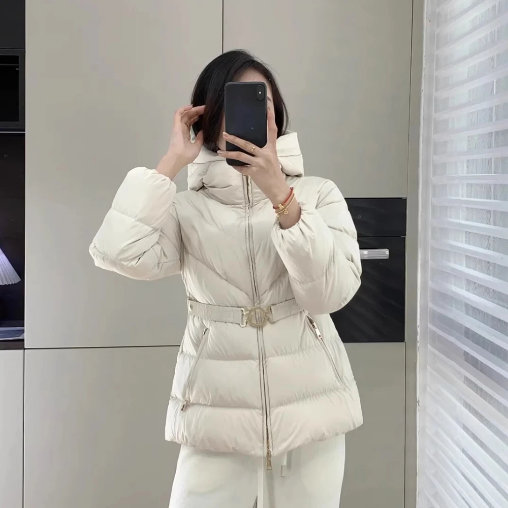 

2025 New Autumn Winter Women White Duck Down Hooded Short Lightweight Puffer Jacket Fashion Slim Fit Waist Cinching Warm Coat