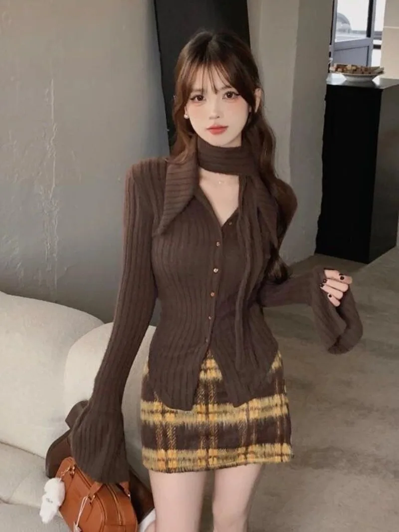 Ragazza piccante maglione lavorato a maglia Cardigan gonna scozzese Set di due pezzi donna Fashion Academy Polo Neck Strap coreano elastico sottile