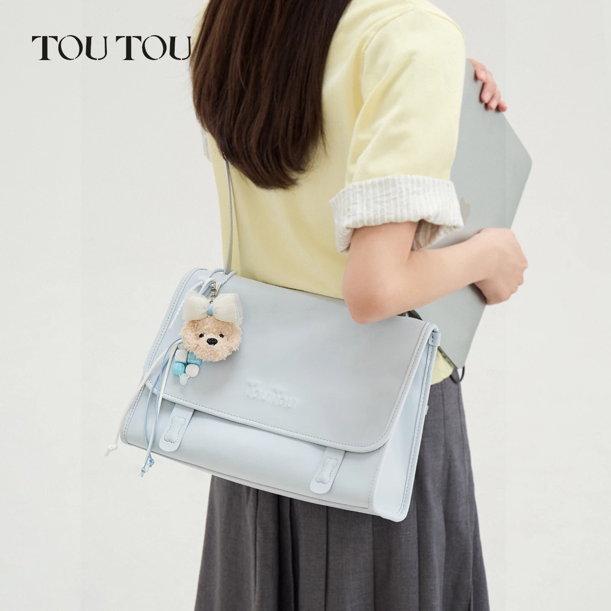 

toutou Messenger Bag, Soft pu leather Crossbody Bag for Women, Large Capacity Shoulder Bag with Detachable Charm for Commute