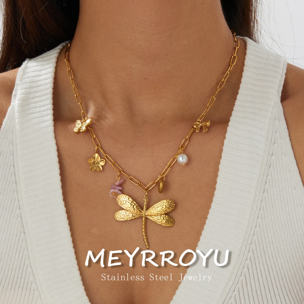 colar-feminino-meyrroyu-de-aco-inoxidavel-316l-dourado-com-pingentes-de-libelula-flor-laco-e-perola-nova-moda-A-prova-d'agua