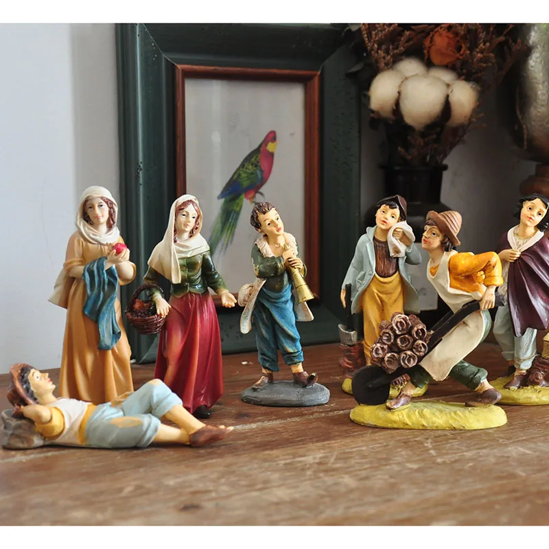 Resin European Vintage Villager Figurines Retro Rural Character Statue Home Desktop Ornament Tabletop Decoration Collection Gift