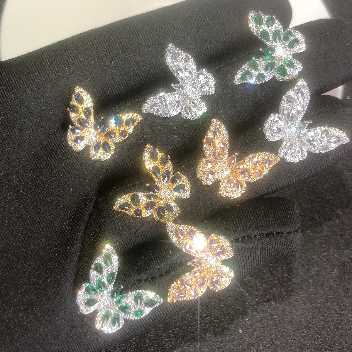 

MDL Moissanite Style Delicate Butterfly Zirconia Butterfly 18K Gold Plated Zirconium Light Luxury Butterfly Stud Earrings