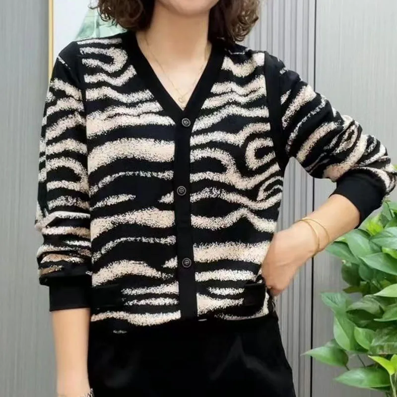 Vintage Fashion Striped Long Sleeve Pullovers Tops Women's Clothing Autumn New Loose Korean V-Neck Patchwork Tops for Female
