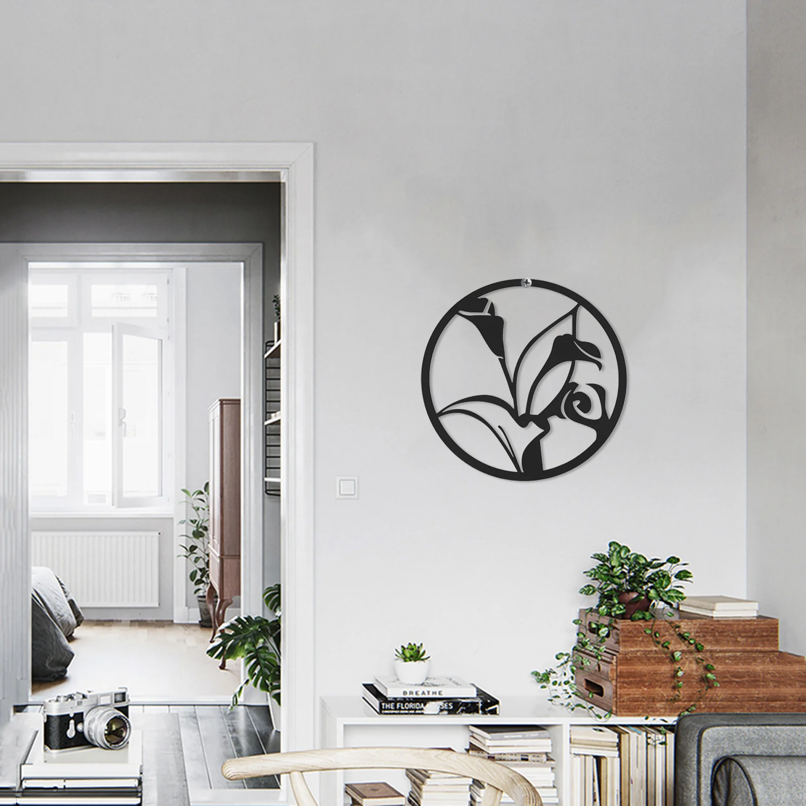 

Iron Wrought Lily Flower Ornaments Hanging Pendant Wall Decor for Living Room Patio Garden Creative Home Decoration