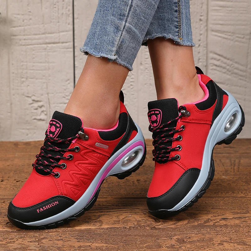 

Fashionable Red Cushioned Women's Shoes Are The Ideal Choice for Fashionable Sports and Casual Wear. 2025 New Thick Soled Shoes