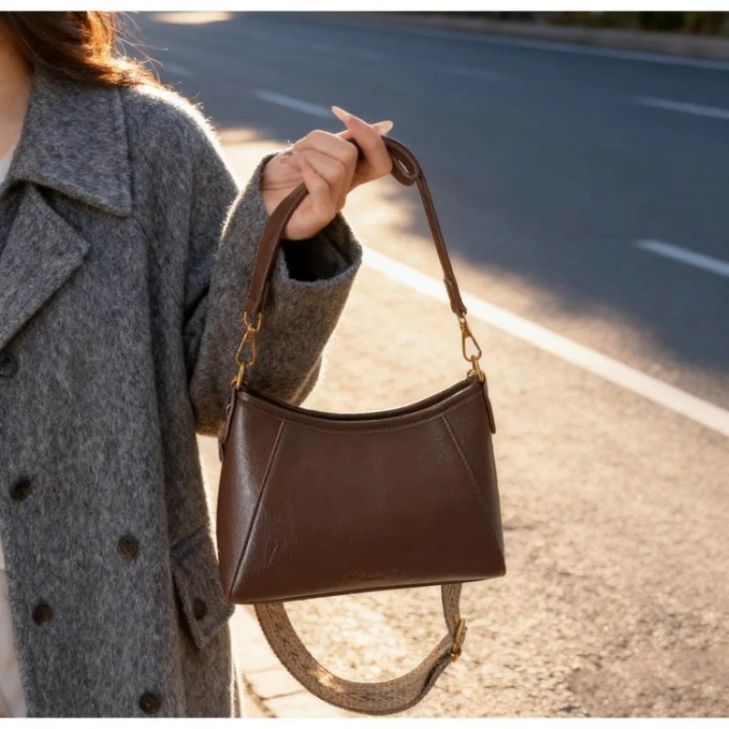 

Superior Women's Shoulder Bag Made Of Wildcat-Print Leather Featuring Cyprus Neat Lightweight Soft Daily Modern Look