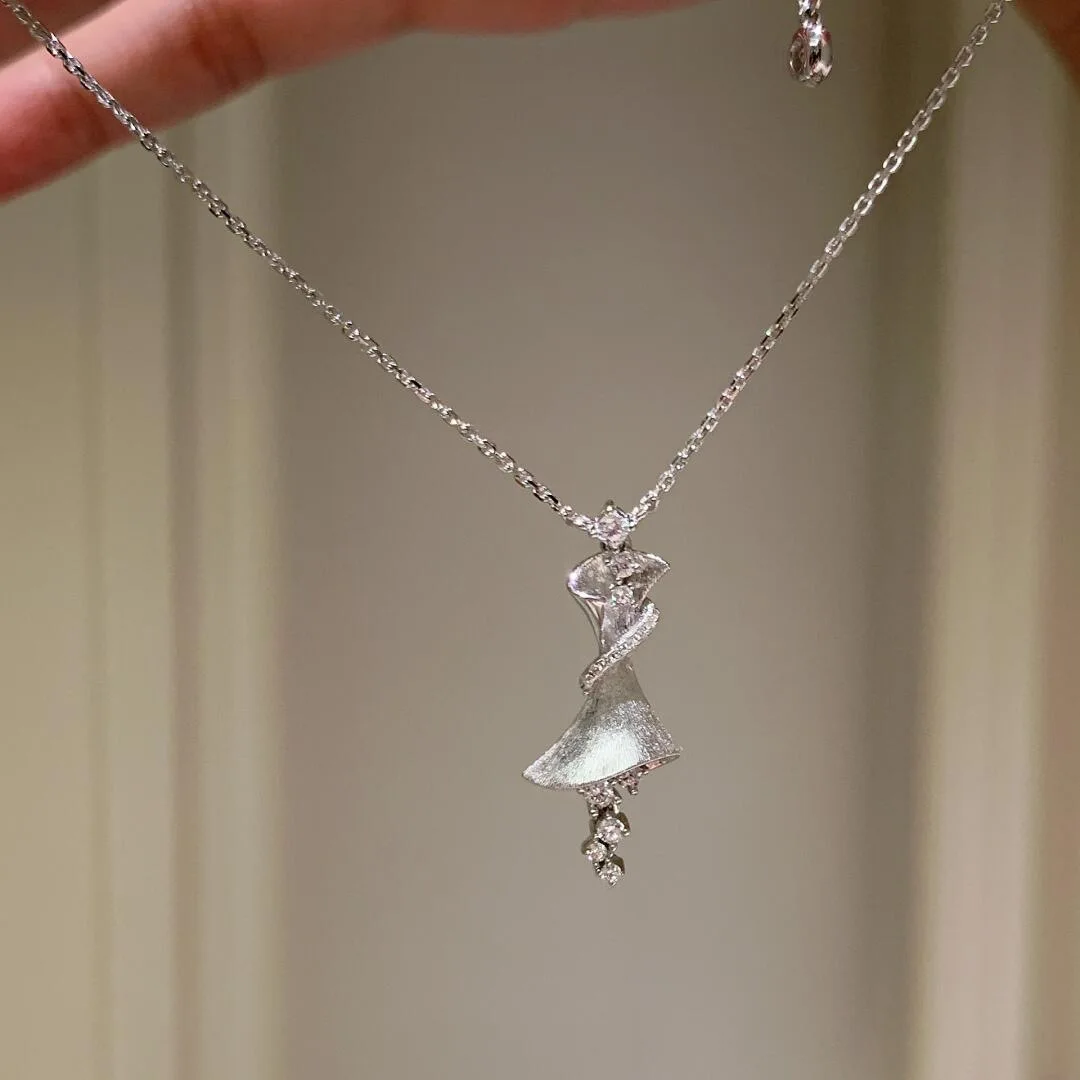 

Vintage Elegant 925 Silver Zircon Pendant Necklace For Women, Luxury Brushed Twirl Design, Fashion Wedding Party Jewelry Gift