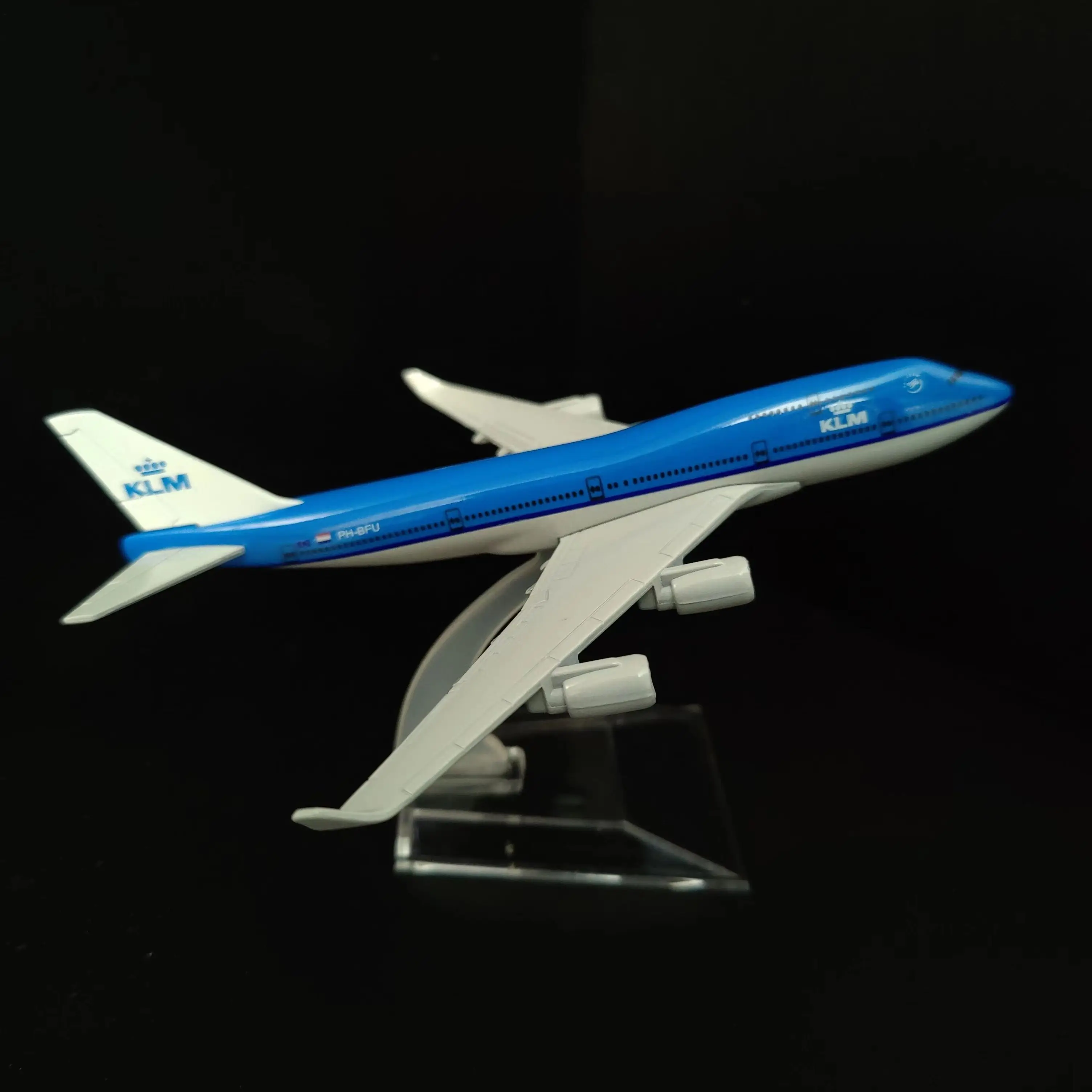 Scale 1:400 Metal Aircraft Replica 15cm KLM Royal Dutch B747 Boeing Airbus Airplane Model Miniature Xmas Gift for Boy Girl