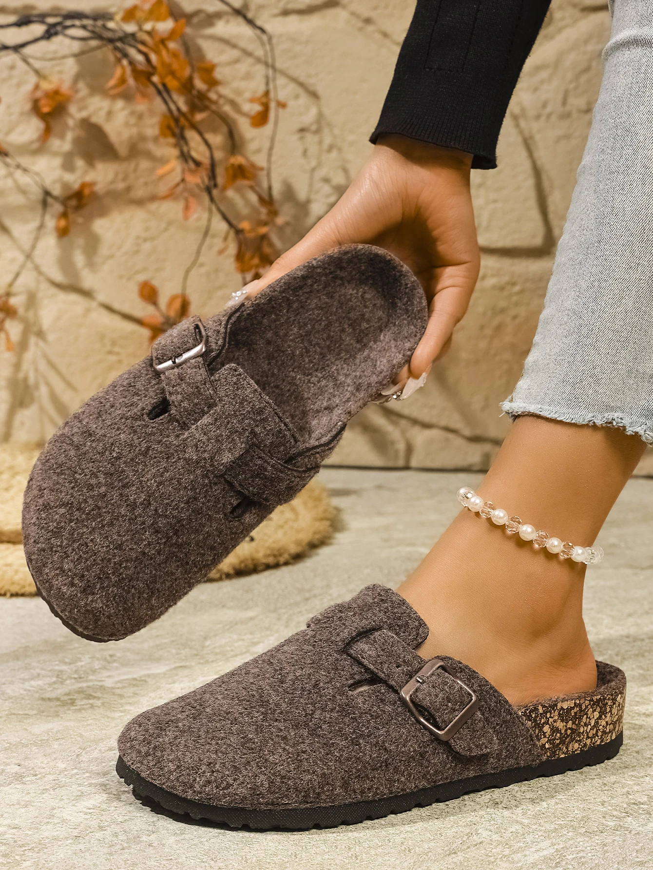 Women's Autumn and Winter Simple Solid Color Fleece Upper Slip-On Flat Buckle Adjustable Cork Grain Closed-Toe Slippers Mules Warm and Fashionable for Home and Outdoor Wear