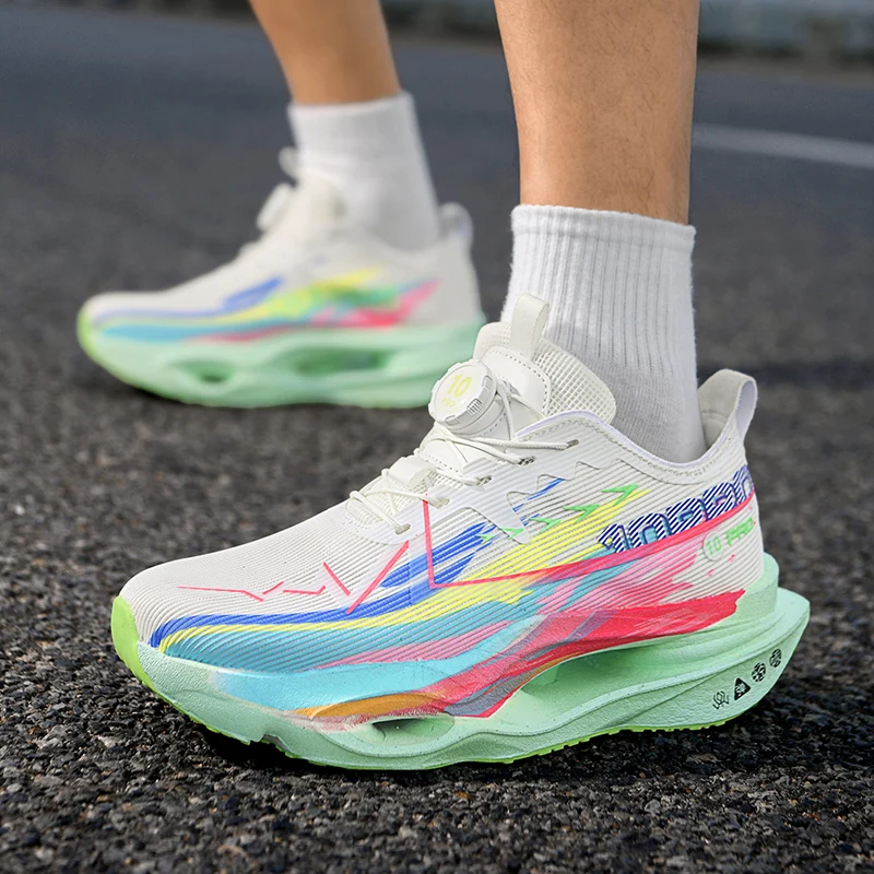 Herren-Freizeitsportschuhe mit Drehverschluss, professionelle Laufschuhe mit Carbonplatte, Unisex-Laufschuhe mit farbverlaufendem, atmungsaktivem Mesh-Material, hohe Rückfederung, stoßdämpfend, verhindert Verdrehungen, rutschfest, abriebfest, für Langstreckenläufe, Training, Fitness, Freizeitsportschuhe. – Detail 10