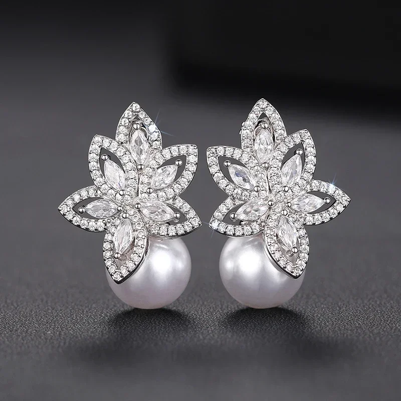 Huitan Funkelnde AA-Kubikzirkonia-Imitationsperlen-Tropfenohrringe, Hochzeitsaccessoires für Frauen, ästhetische Blumen-Ohrringe, Schmuck