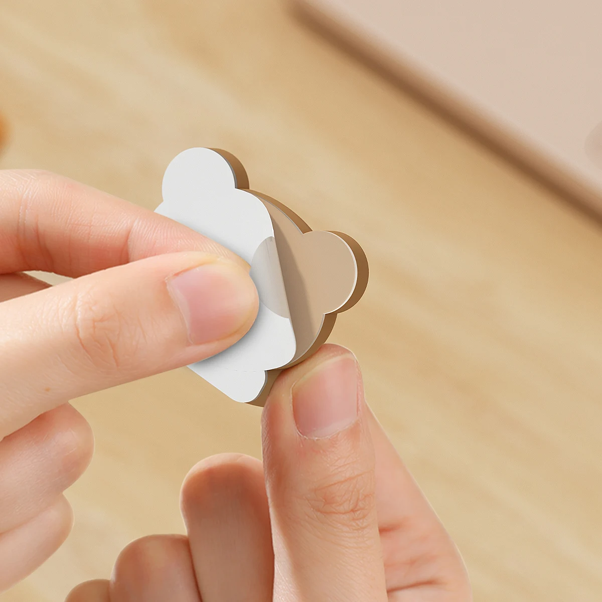 2/3개 귀여운 만화 캐릭터 데스크탑 케이블 정리기 셀프 접착 와이어 코드 관리 이어폰 데이터 케이블 클립 홀더