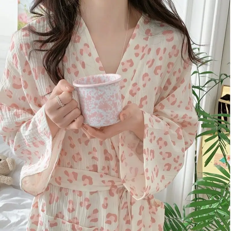 New Casual Leopard Sweet Fashion Robe Nightgown Pajamas for Women, Long-Sleeve Loose Bathrobe Homewear for Spring and Autumn