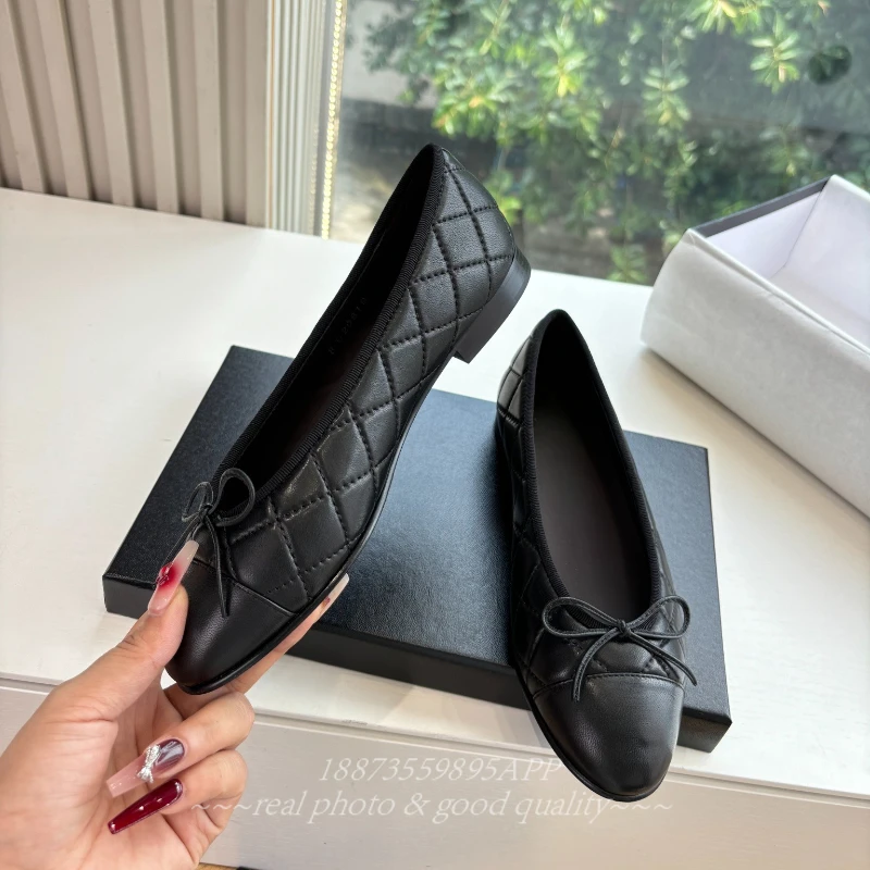 أحذية جلدية نسائية جديدة للربيع والصيف ذات طبقة واحدة مقترنة مع أحذية باليه مسطحة بفيونكة