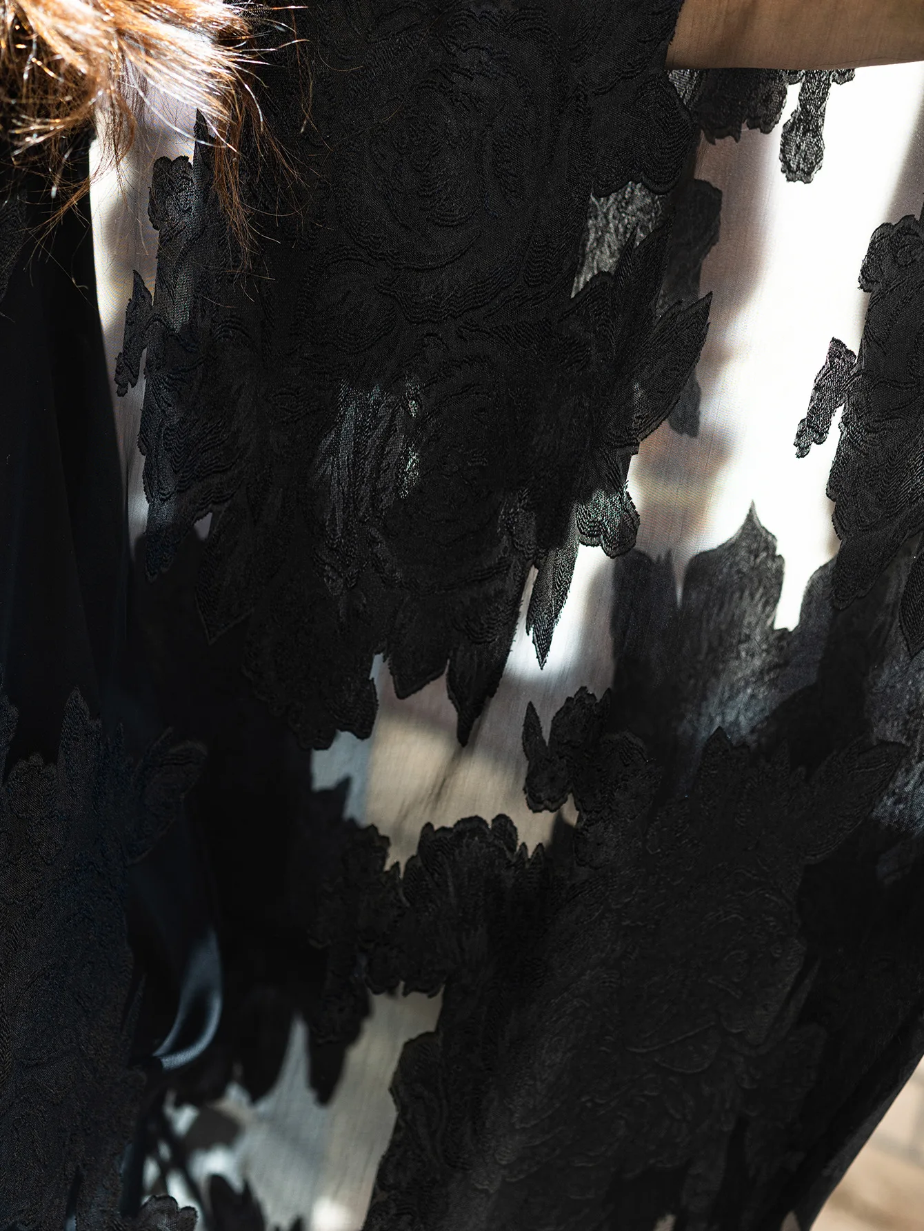 Medio Oriente Nuove Donne di Modo di Lusso Alla Moda Elegante Nero Ricamato Allentato Manica Ala di Pipistrello Nappe Abaya Femminile Jalabiya