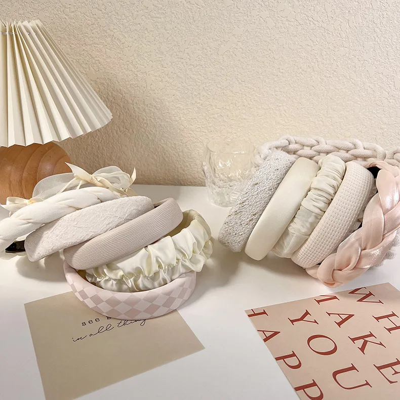 

Бежевая широкая повязка на голову с высоким эффектом короны для женщин, бархатная повязка кремового цвета, модные аксессуары для волос, подарок