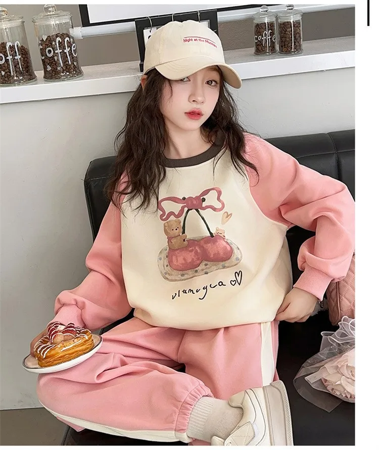 بدلة ملابس خريف 2025 للأطفال البنات سترة مُزينة بقطع القماش تي شيرت + بنطلون مخطط بدلة رياضية شتوية 7 8 9 10 11 12 سنة