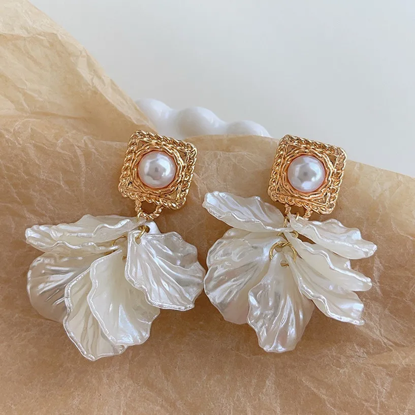 

New White Flower Tassel Earrings for Women Sweet Resin Drop Dangle Statement Ear Jewelry Wedding Party Girl Gifts