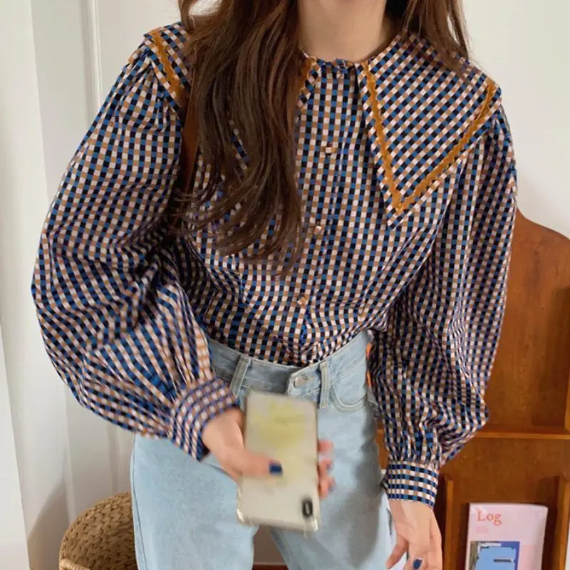 Retro Plaid Versatile Slimming Doll Collar Shirt for Women New Fashionable and Stylish Anti-aging Long Sleeved Top