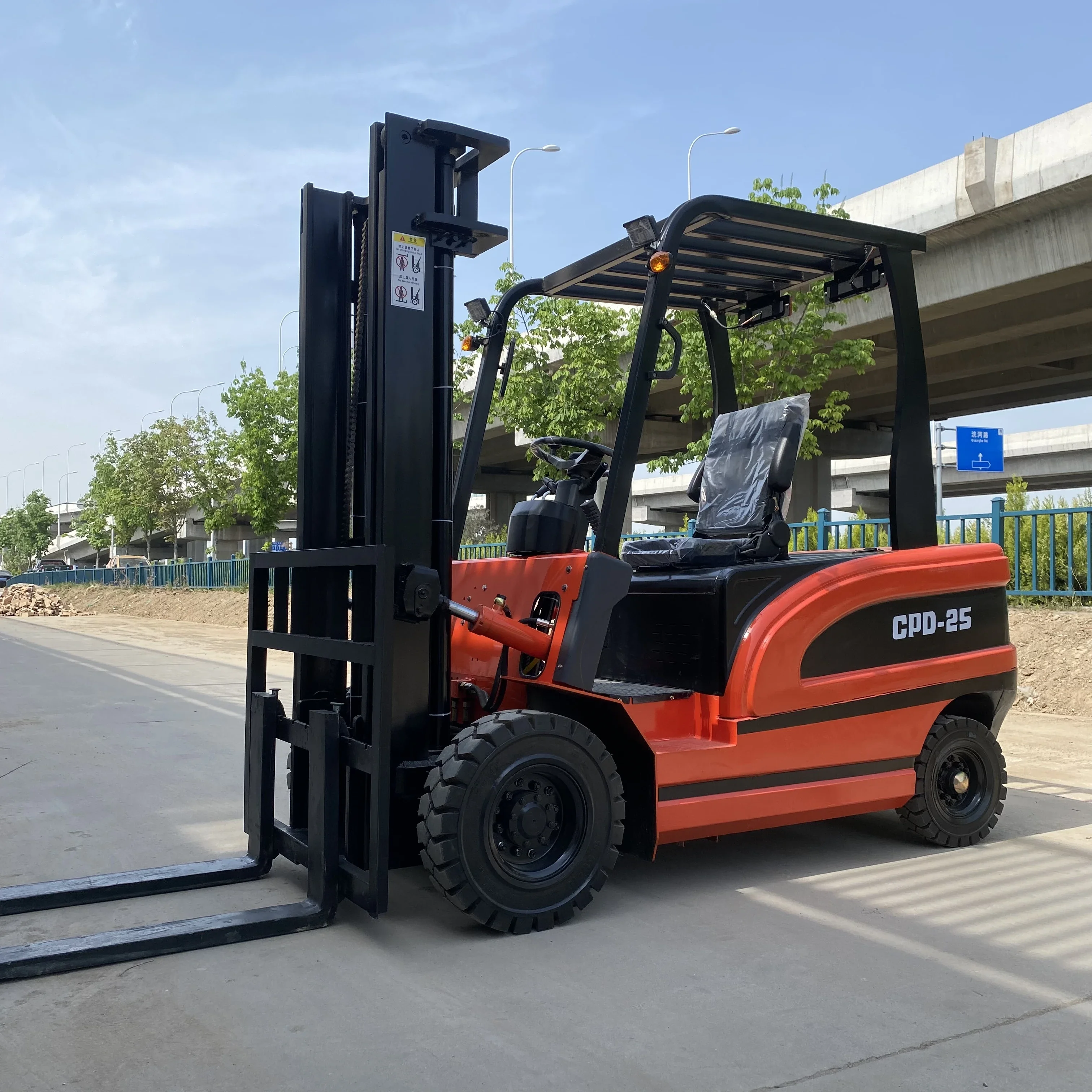 Factory Price! China High Quality Mini Forklifts 1.5 Diesel Forklift New Electric Forklift Truck