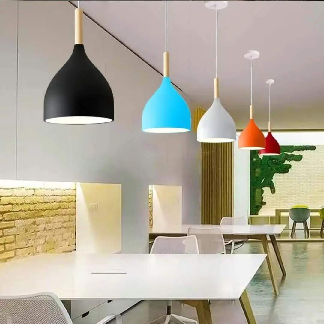 Colorful chandeliers in the Nordic restaurant, chandelier for the dining room bar, Macaron three-head chandelier