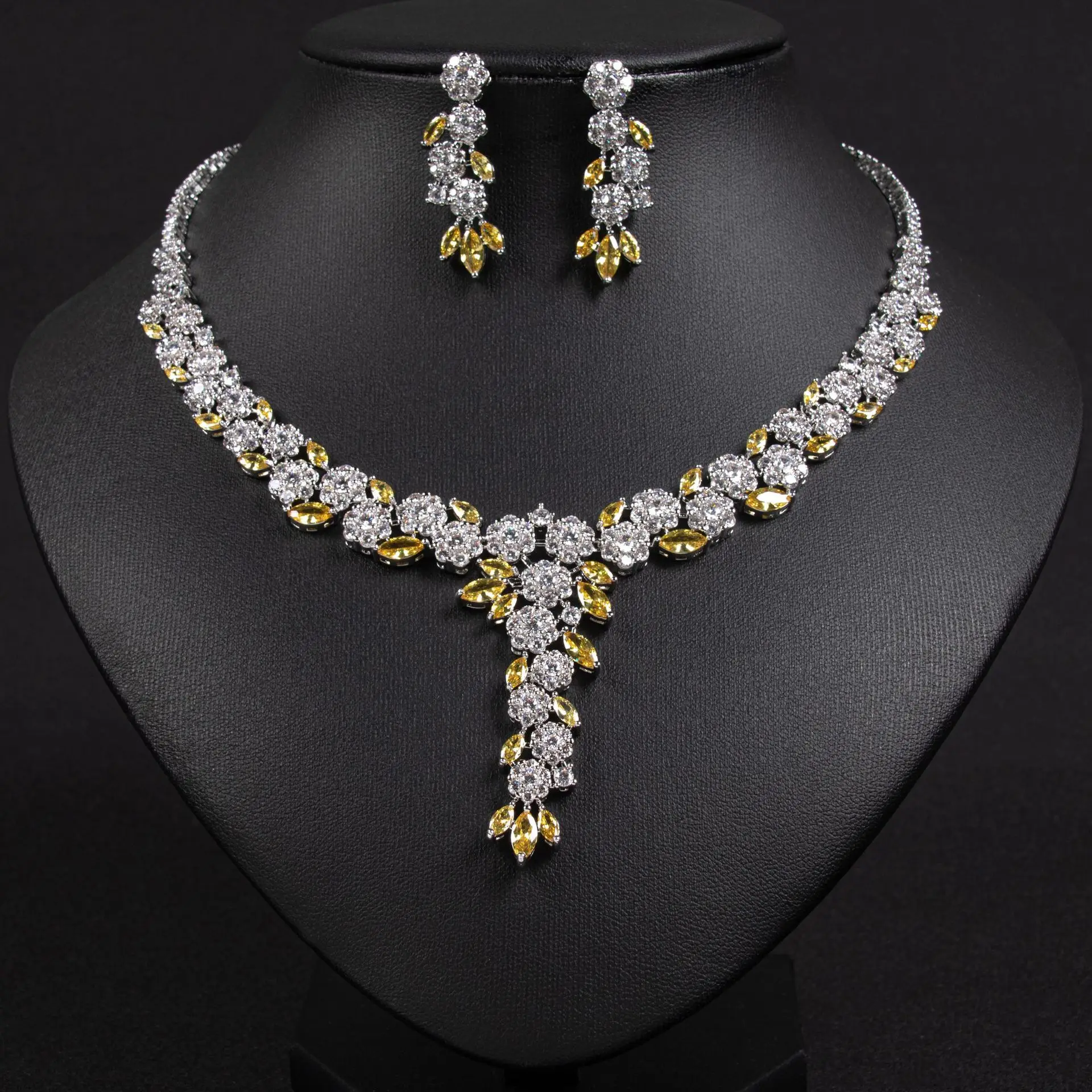 

3pcs Bridal Jewelry Set For Women 2025 Luxury Cubic Zirconia Dubai Indian Nigeria Necklace Earrings Set Wedding Jewelry Set Gift