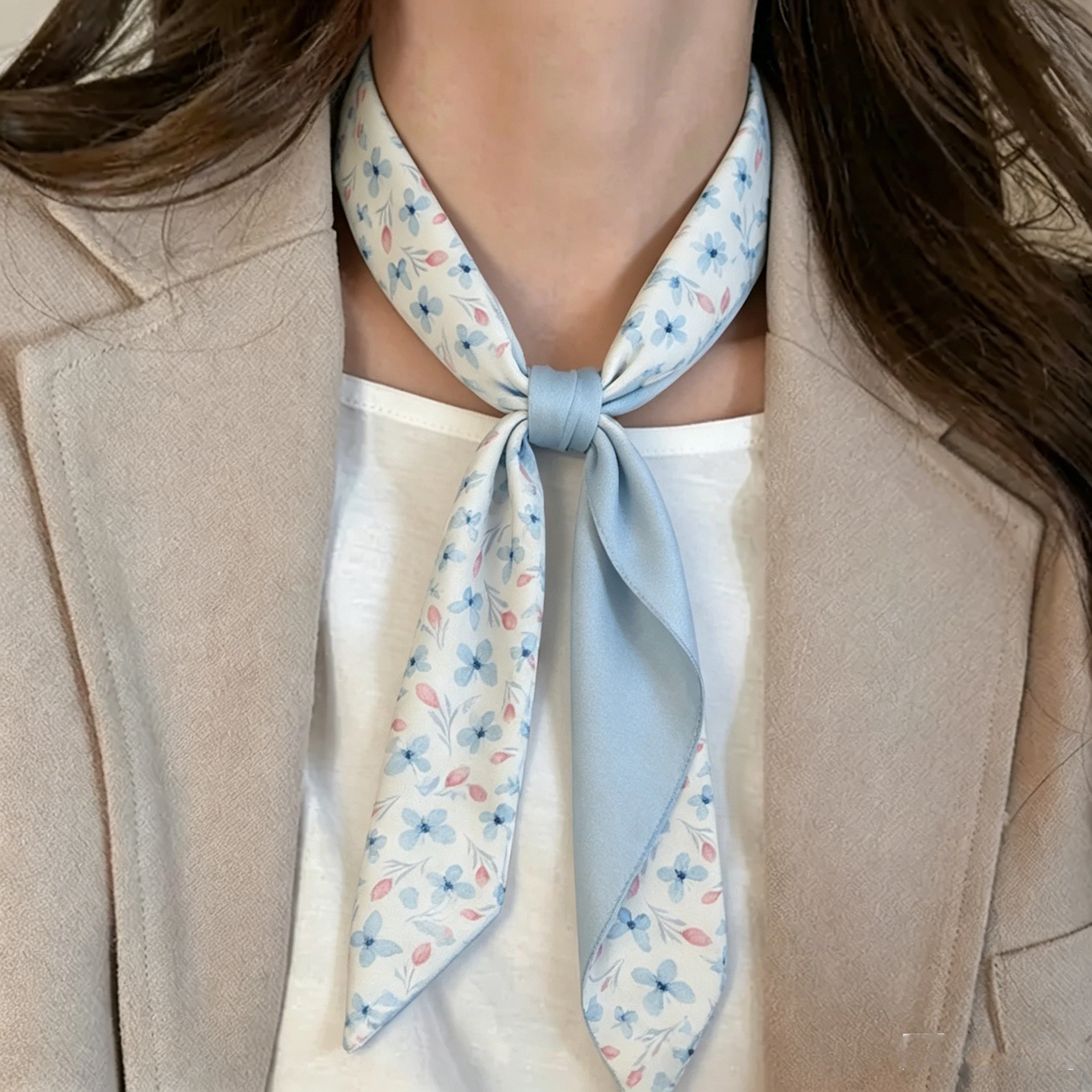 

Watercolor Floral Print Skinny Scarf Double-sided Neckerchief Multi-use Hair Scarf Bag Handle Wrap for Daily Office Gift