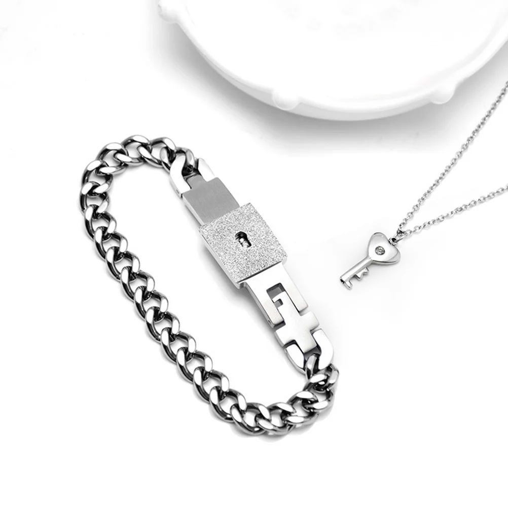 

2pcs Couple Engraved Bracelet Necklace Set Interlocking Lettering Alloy Jewelry For Men Women Silver Anti-Oxidation Valentine
