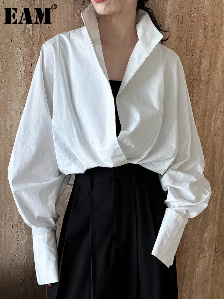 [EAM] blusa elegante de talla grande con forma blanca para mujer, nueva camisa de manga larga con cuello en V, moda Primavera otoño 2024 1DH4759