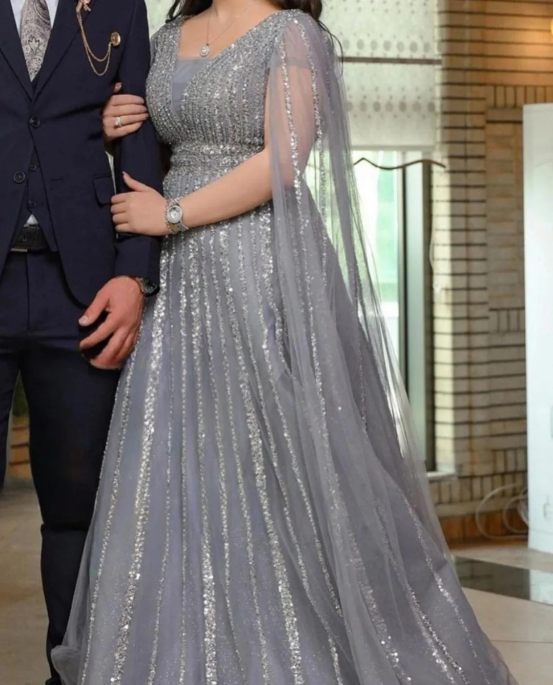 

Aenyrst Elegant Glitter Sequin Evening Dresses Shiny V Neck Shawl Sleeves Prom Gown Tulle Dubai Women Formal Occasion Part Gowns