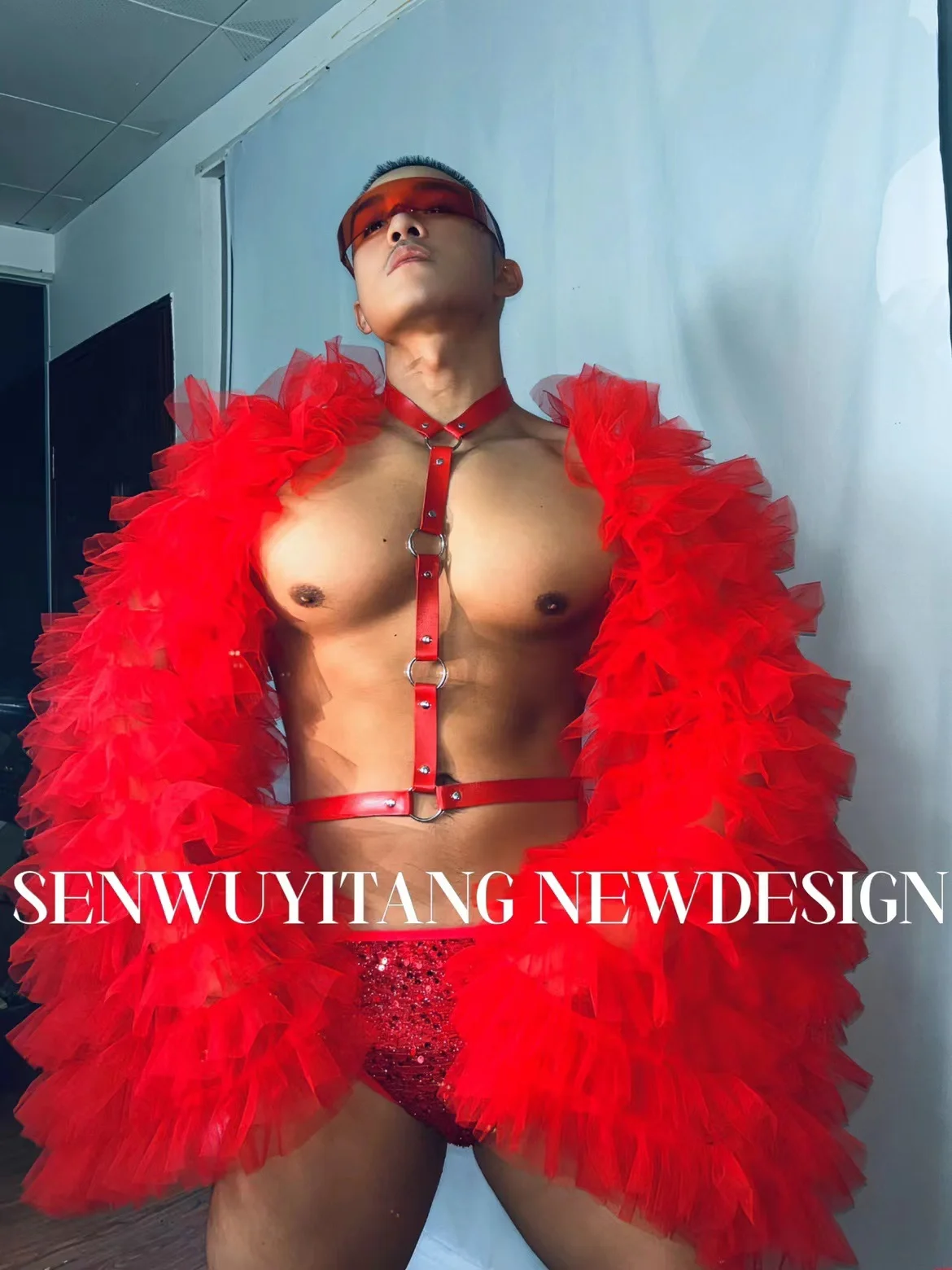 

Sexy Exaggerated Red Puffy Sleeve Mesh Tops Sequin Short Outfit Male Singer Dancer Stage Outfit Bar Nightclub Party Costume