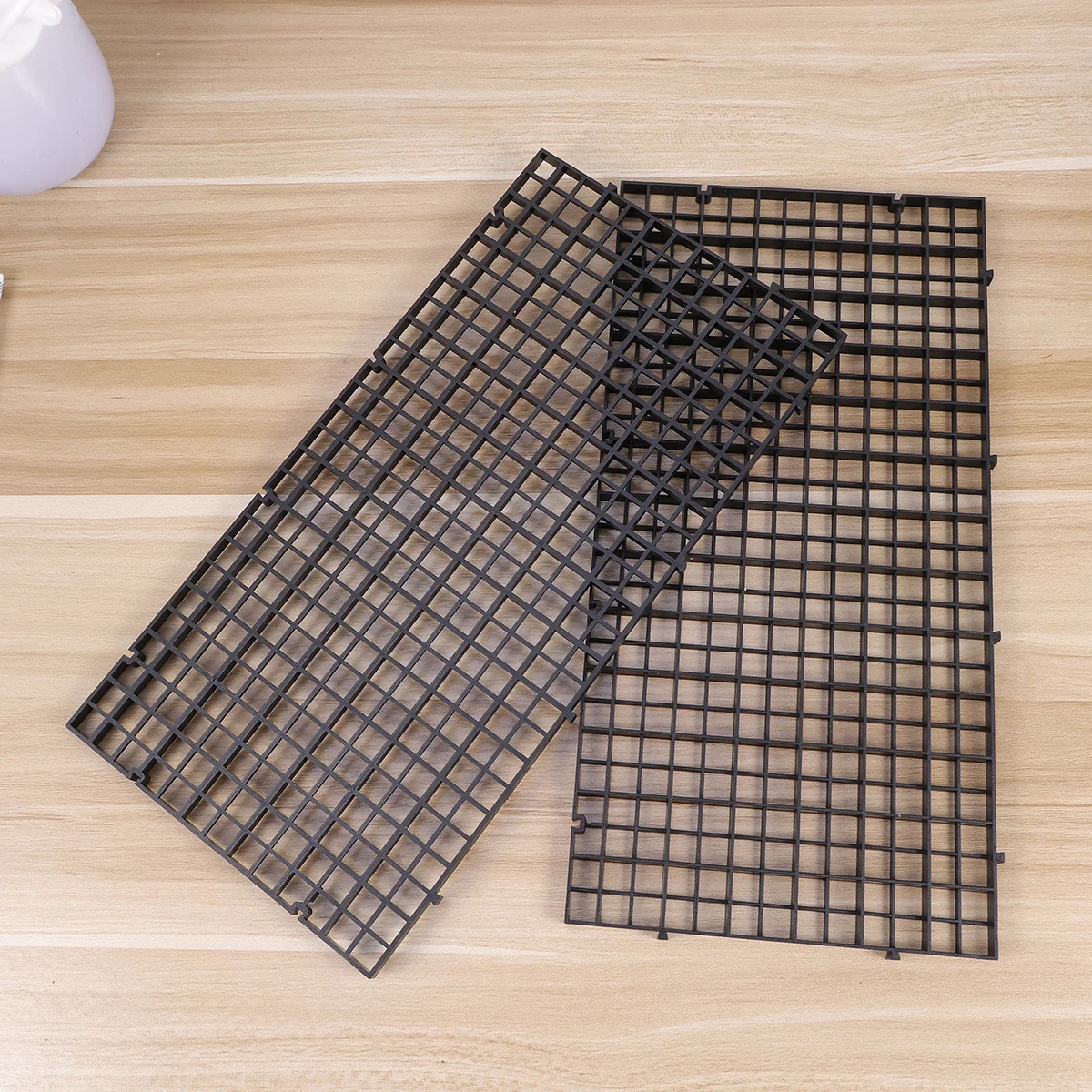 

4pcs Fish Breeder Net Big Size Black Aquarium Fry Segregation Board For Fish Hatchery Plastic Mesh Tank Divider Net