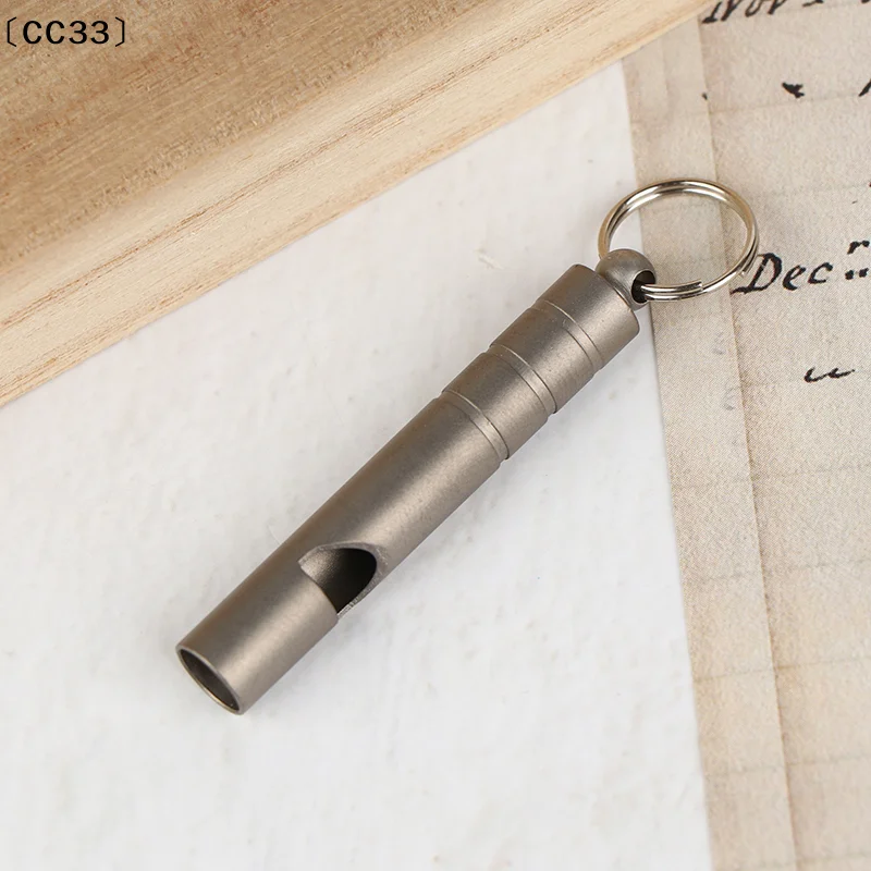 

Свисток из чистого титана с одной трубкой и шнурком, портативный, для экстренных ситуаций, выживания, кемпинга, походов, исследований, для активного отдыха на природе [CC33]