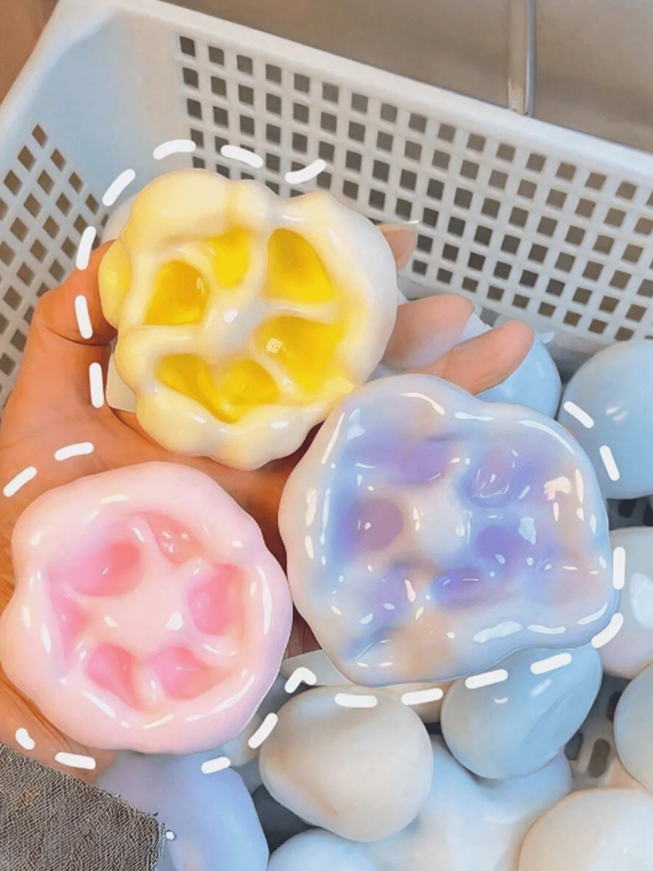 1 Stück Eiscreme-Quetsch-Stressball, Plastilin-Stressabbau-Ball, Neues Stressabbau-Spielzeug, Sensorisches Quetschspielzeug, Langsam Rückfedernder Stressabbau-Ball, Perfektes Geschenk, Geburtstagsgeschenk, Weihnachtsgeschenk, Feiertagsgeschenk – Detail 3
