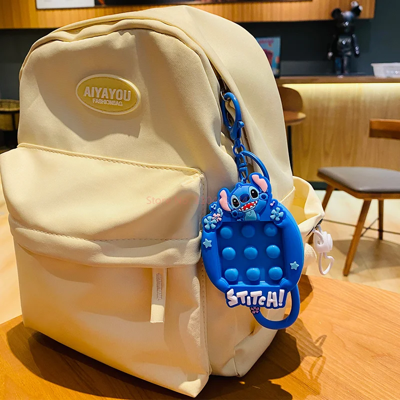 Disney-llavero de Stitch Pinch And Relax para niña, colgante pequeño para mochila, decoración, regalo de cumpleaños para amigos, novedad de 2024