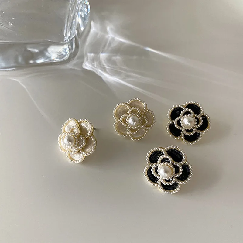 Camellia Flower Pearl Enamel Clip on Earrings Retro Flower Female High Grade Cuff Earrings Lightweight Luxury Ear Clip Earrings view 4