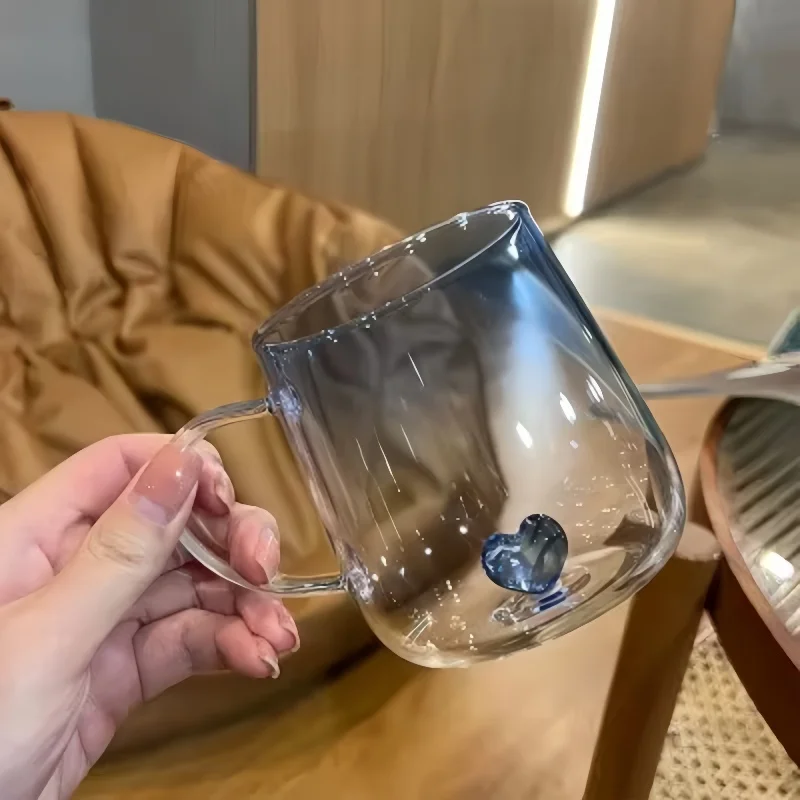 Tazza da acqua in vetro con cuore interno Tazza da caffè in vetro di colore sfumato 3D Tazza da caffè espresso perfetta Accessori da cucina per bicchieri estivi e invernali