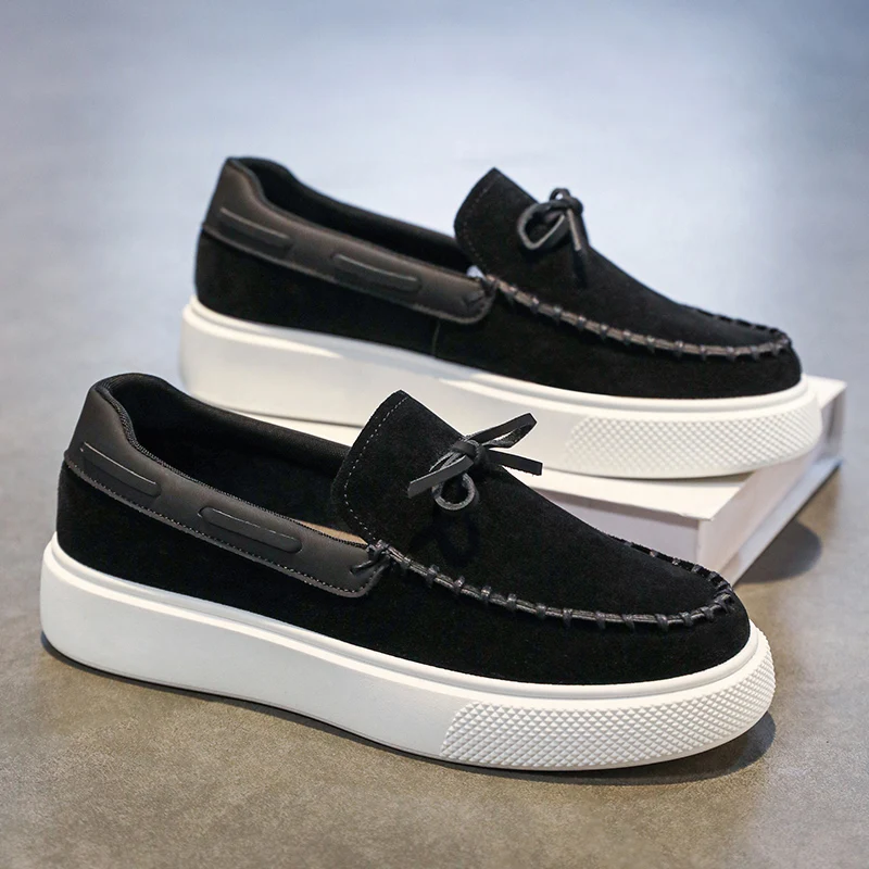 

Designer Fashion British Style Flat Walking Shoes Casual Loafers Men Leather Shoes Luxury Dress Shoes Men Antiskid Driving Shoes