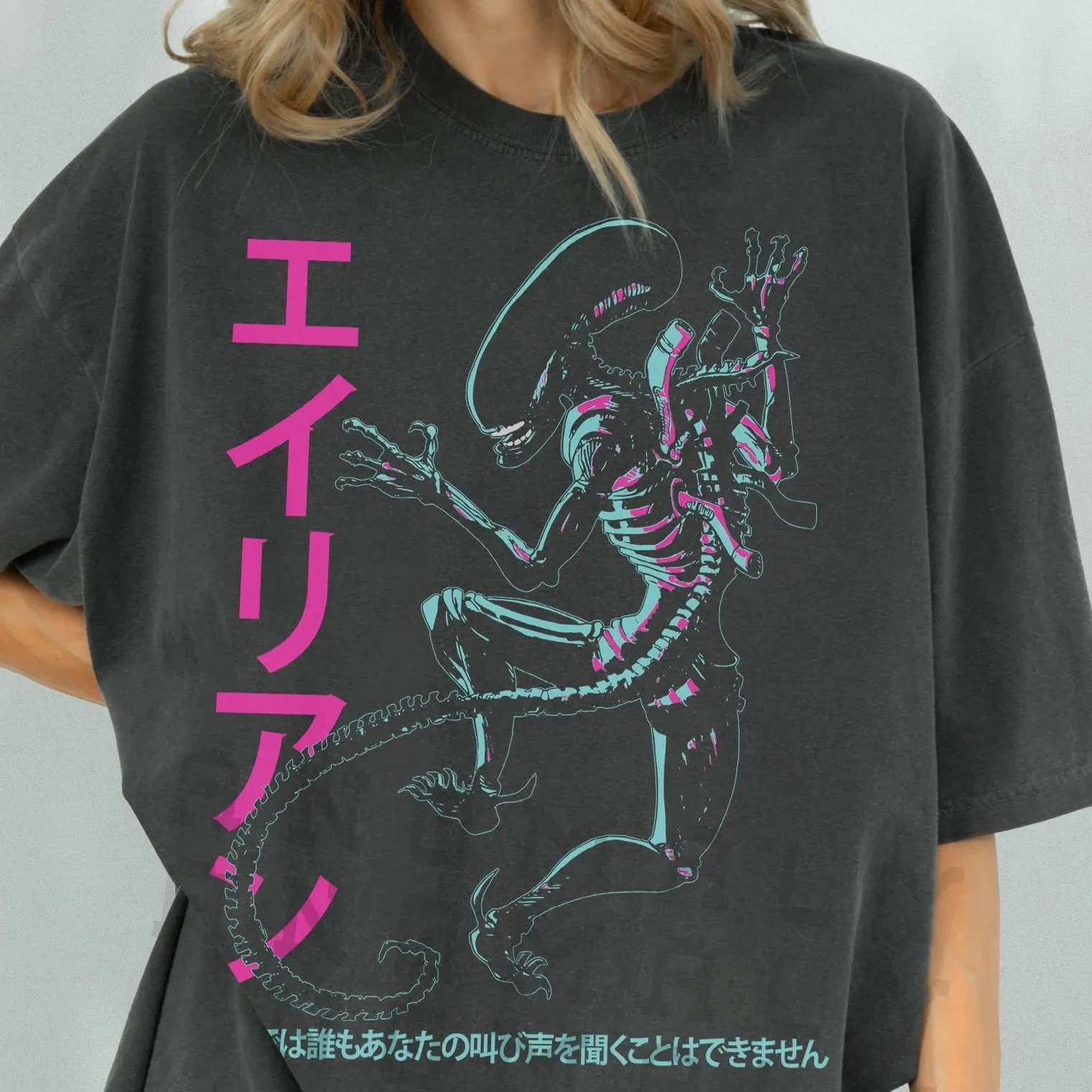 Retro Alien T-shirt: Retro Japanese Alien Pattern T-shirt for Men and Women, Fashionable Summer Loose New Casual T-shirt