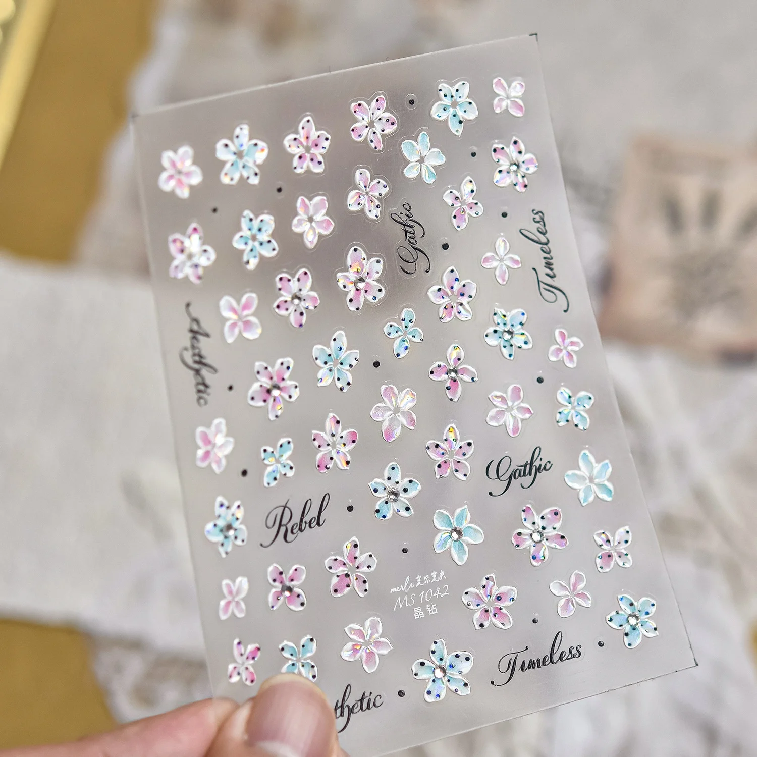 Dot Letter Flower 5D Nagelaufkleber, schillernder Farbverlauf, Blume, schwarze Flecken, Strass, selbstklebend, romantisch, elegant, Nageldekoration